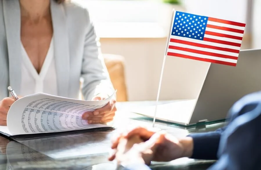 Đa số đương đơn xin visa không định cư sẽ phải tham gia phỏng vấn trực tiếp với viên chức lãnh sự