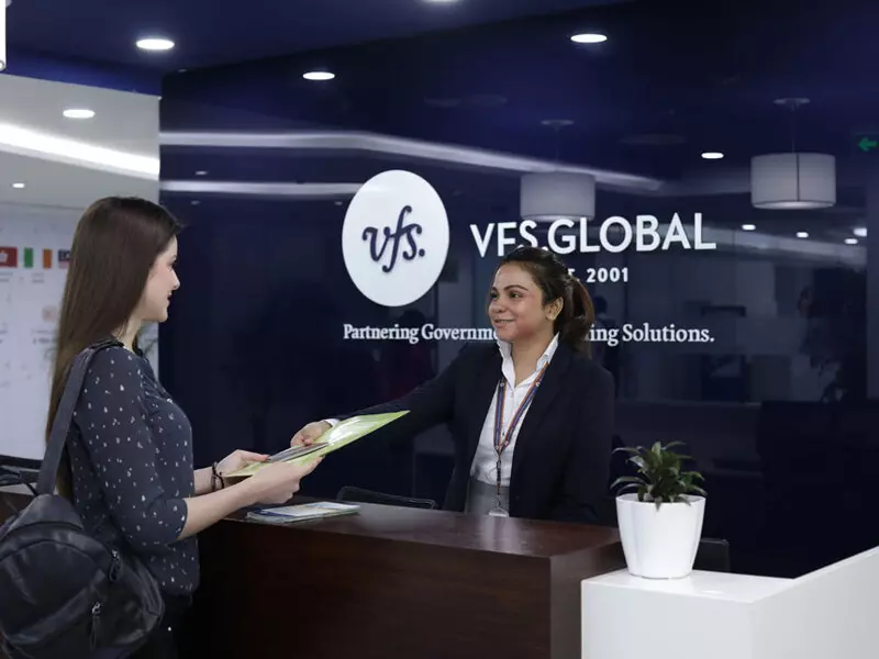 VFS Global là đơn vị cung cấp dịch vụ tiếp nhận hồ sơ xin visa cho nhiều quốc gia trên thế giới