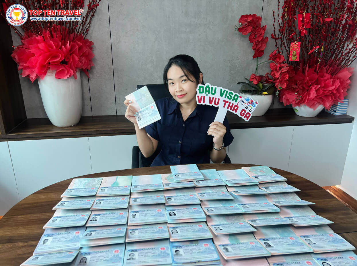 Visa Top Ten cung cấp dịch vụ visa công tác Trung Quốc trọn gói, kiểm tra hồ sơ kỹ lưỡng giúp tối ưu tỷ lệ đậu